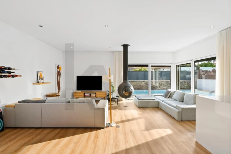 Moradia T4 para Venda em Sesimbra (Castelo) Foto 3