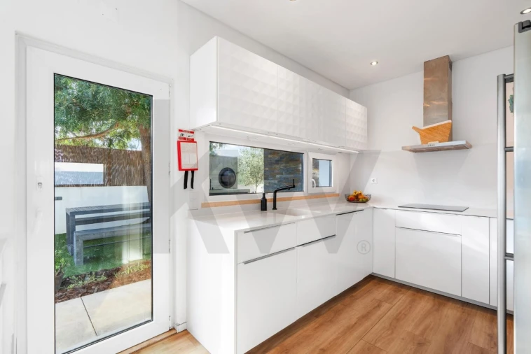 Moradia T4 para Venda em Sesimbra (Castelo) Foto 13