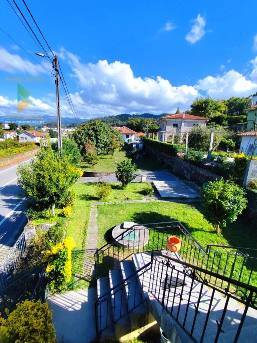 Moradia T4 para Venda em Ponte da Barca, V.N. Muía, Paço Vedro Magalhães Foto 2