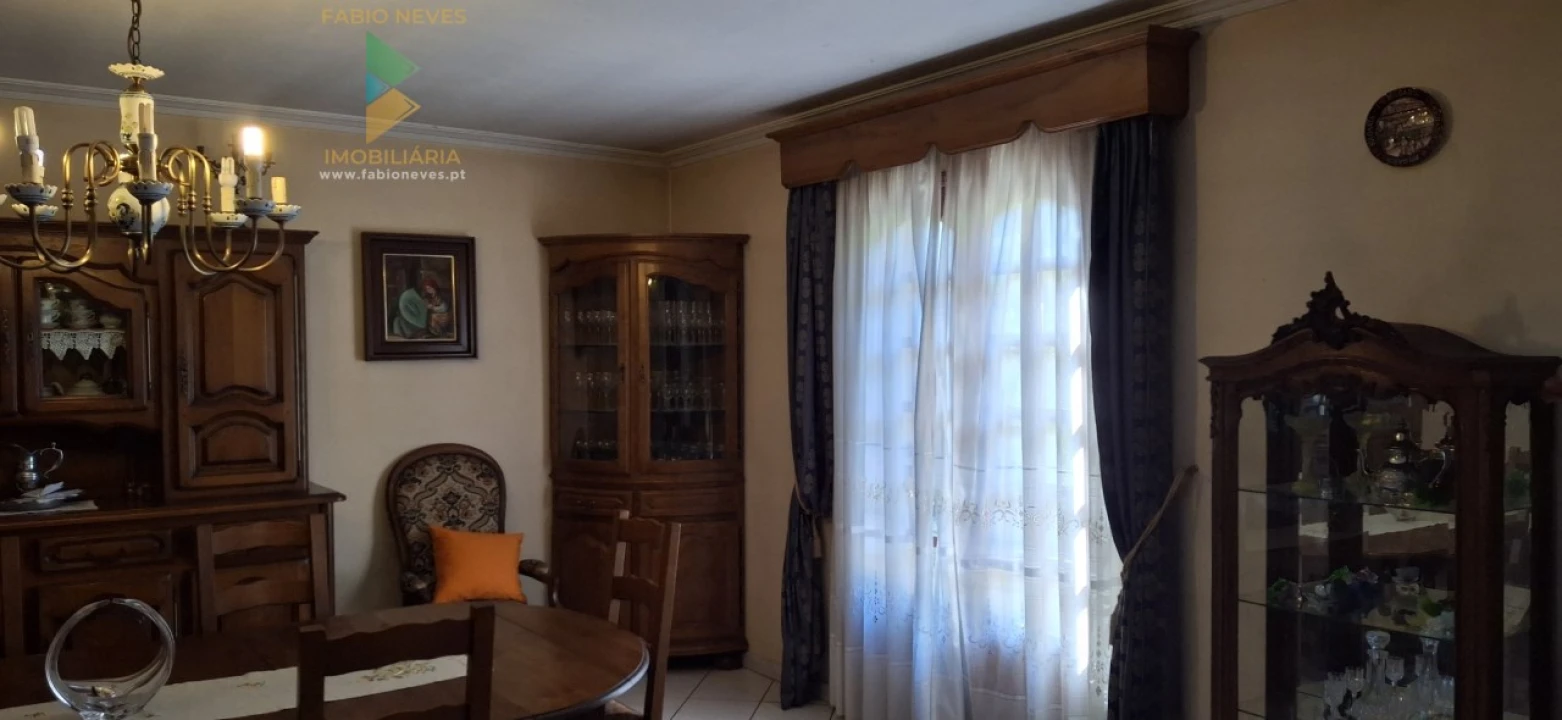 Moradia T4 para Venda em Miranda Foto 11