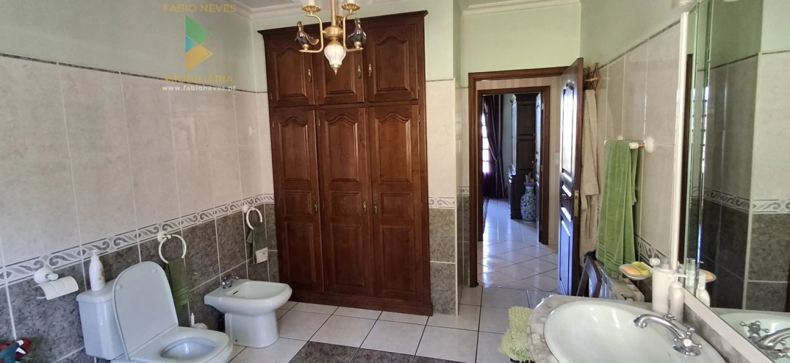 Moradia T4 para Venda em Miranda Foto 15