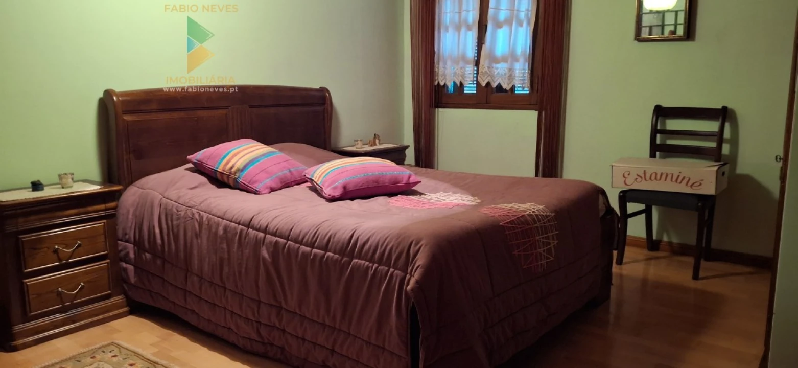 Moradia T4 para Venda em Miranda Foto 35
