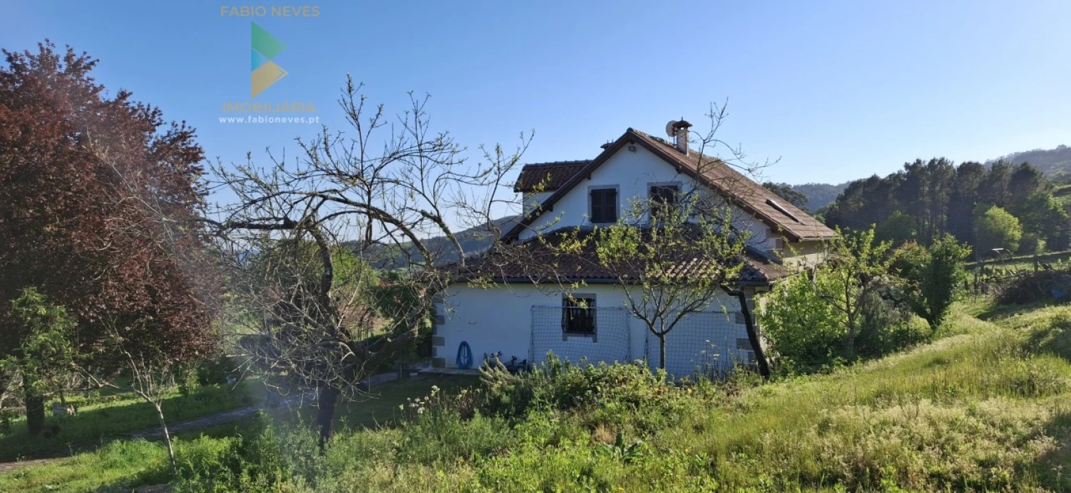 Moradia T4 para Venda em Miranda Foto 42