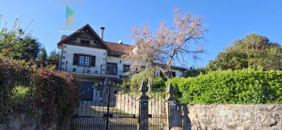 Moradia T4 para Venda em Miranda Foto 3