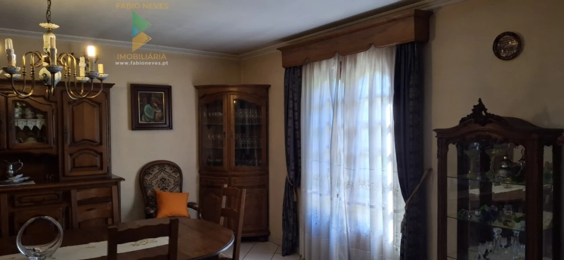 Moradia T4 para Venda em Miranda Foto 11