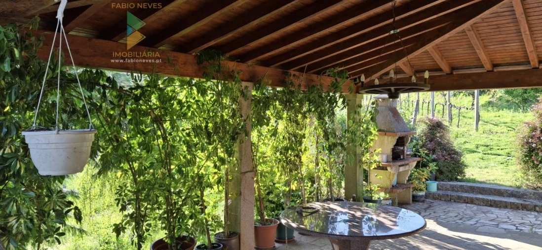 Moradia T4 para Venda em Miranda Foto 36