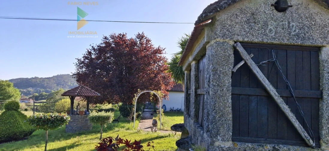 Moradia T4 para Venda em Miranda Foto 43