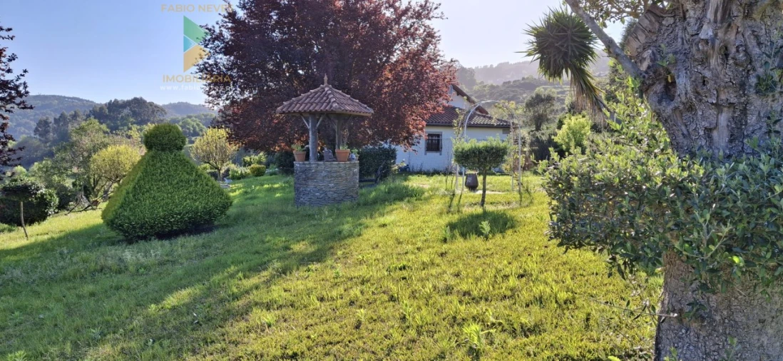 Moradia T4 para Venda em Miranda Foto 44