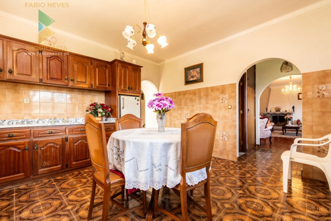 Moradia T4 para Venda em Sabadim Foto 6