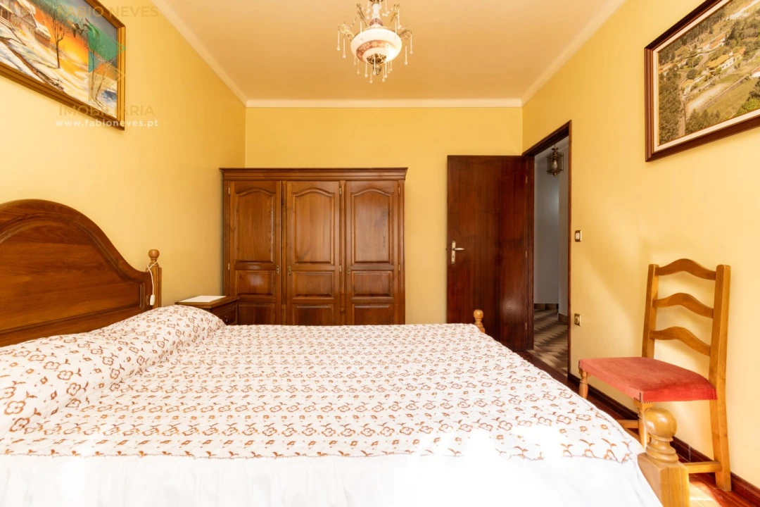 Moradia T4 para Venda em Sabadim Foto 9