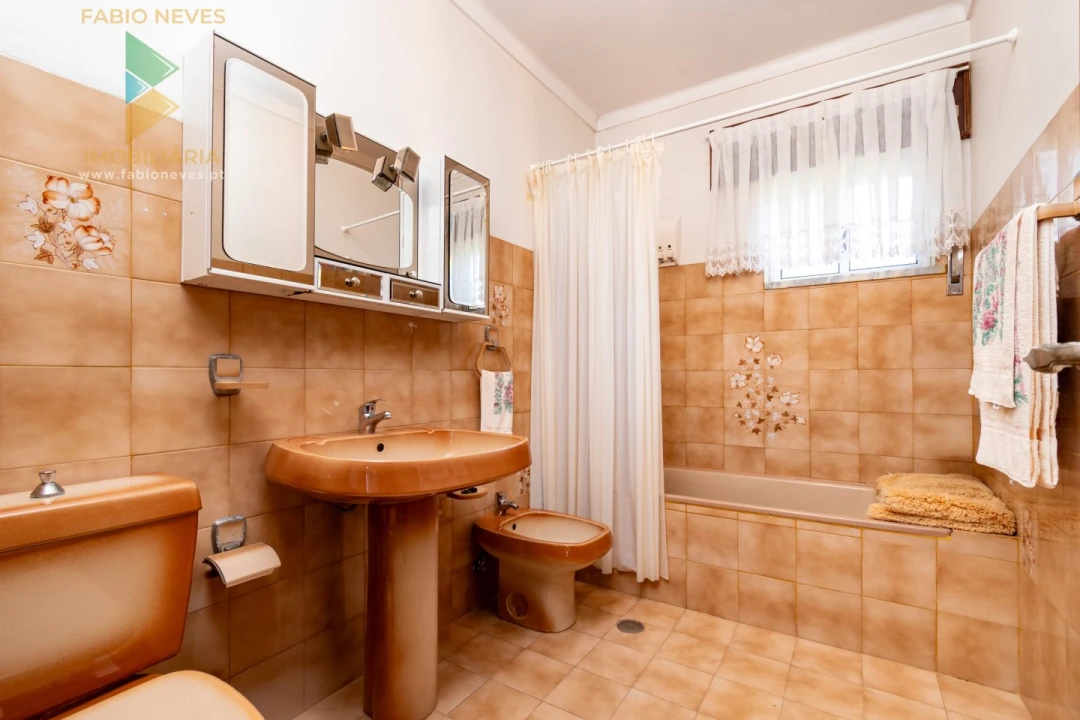 Moradia T4 para Venda em Sabadim Foto 17