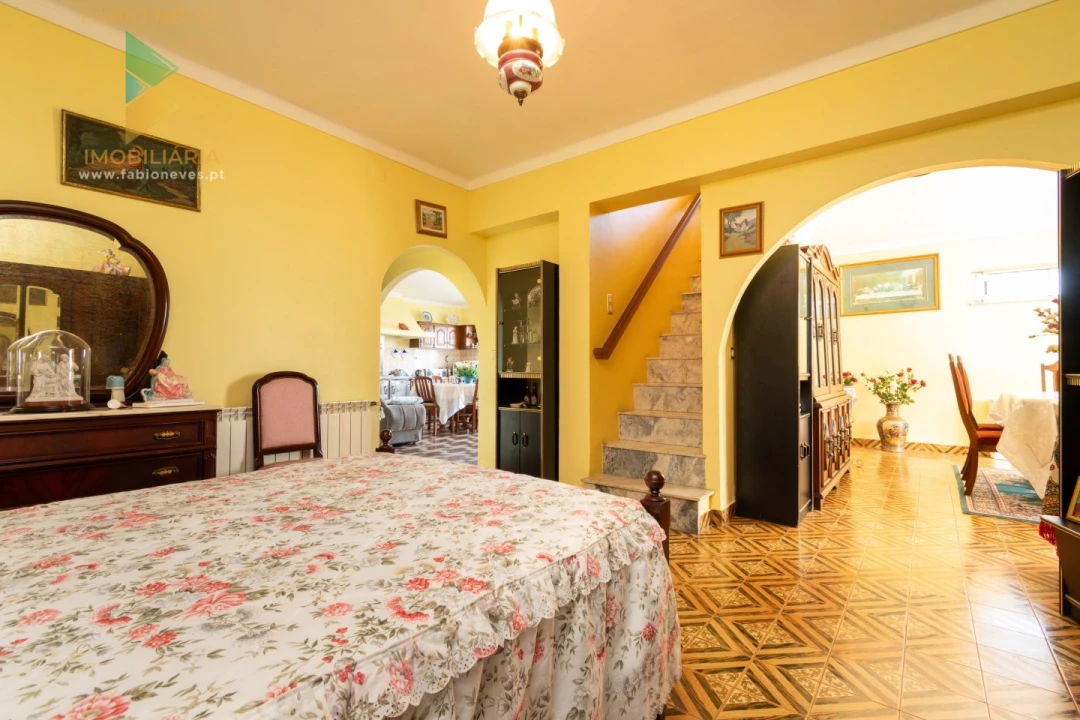 Moradia T4 para Venda em Sabadim Foto 26