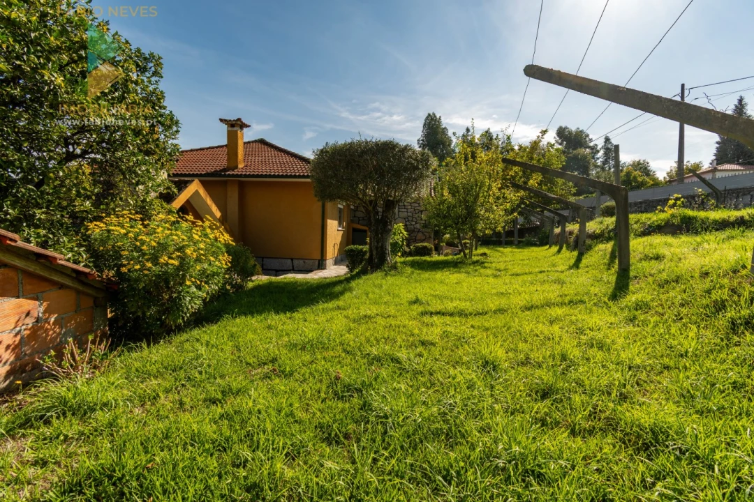 Moradia T4 para Venda em Sabadim Foto 32