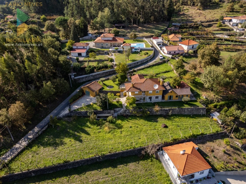 Moradia T4 para Venda em Sabadim Foto 44