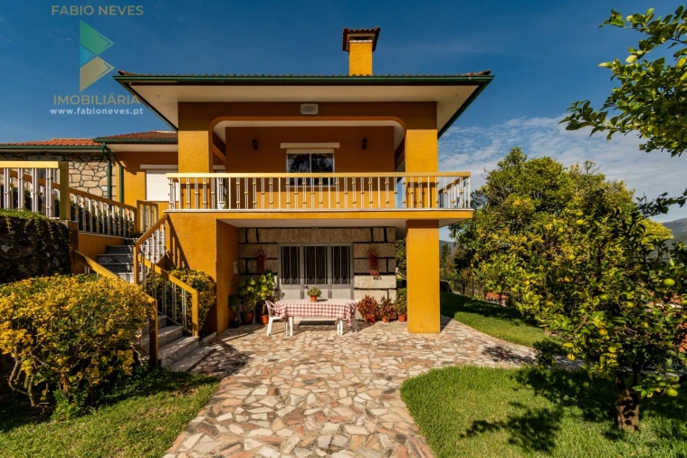 Moradia T4 para Venda em Sabadim Foto 2