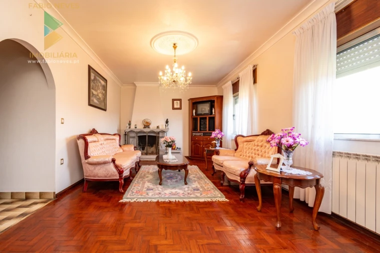 Moradia T4 para Venda em Sabadim Foto 16