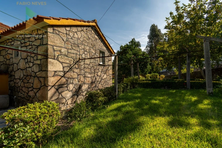 Moradia T4 para Venda em Sabadim Foto 33