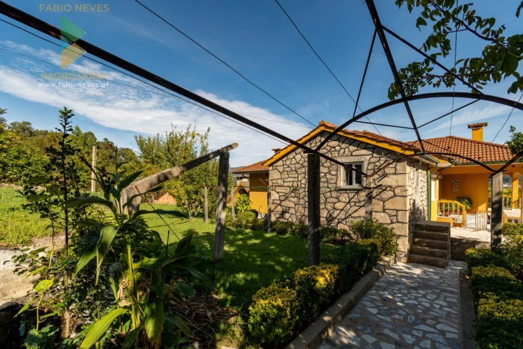 Moradia T4 para Venda em Sabadim Foto 34