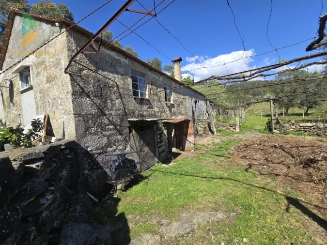 Moradia T3 para Venda em Gondoriz Foto 3