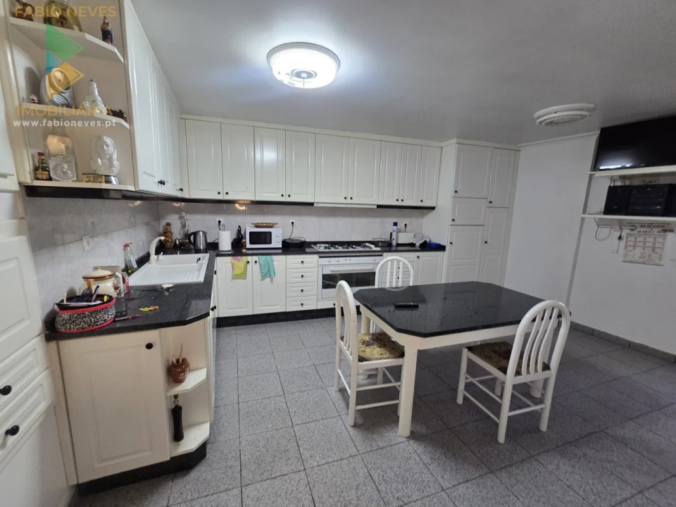 Moradia T3 para Venda em Guilhadeses e Santar Foto 3