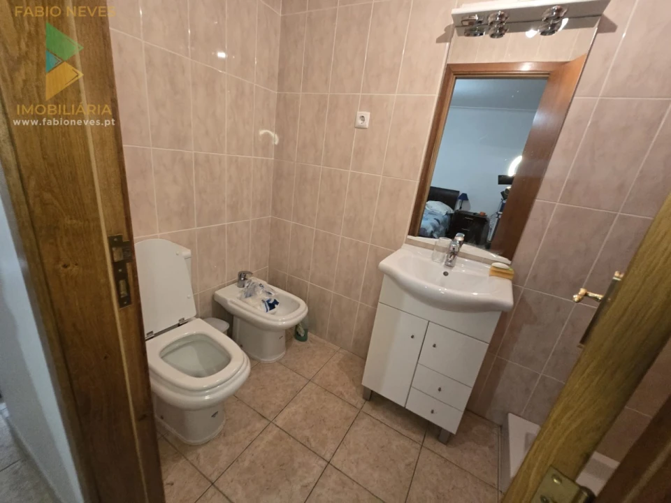 Moradia T3 para Venda em Guilhadeses e Santar Foto 12