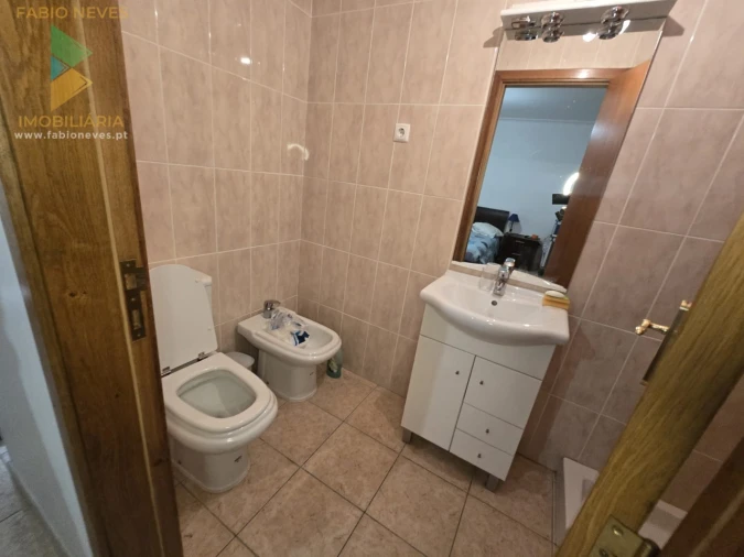 Moradia T3 para Venda em Guilhadeses e Santar Foto 12