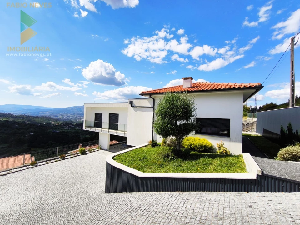 Moradia T3 para Venda em Bravães Foto 6