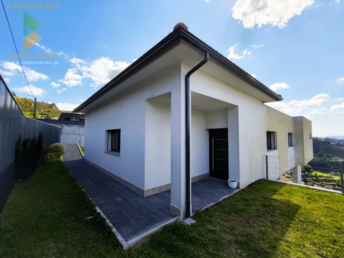 Moradia T3 para Venda em Bravães Foto 22