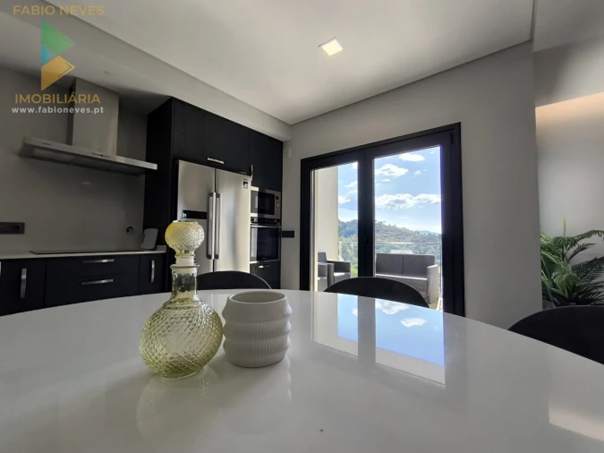 Moradia T3 para Venda em Bravães Foto 9