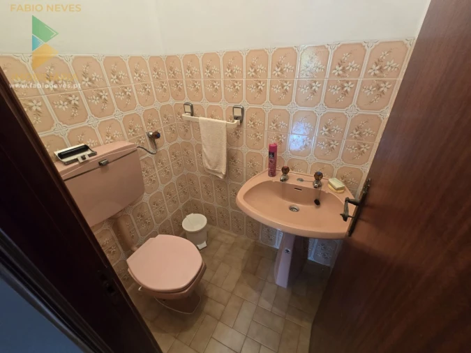 Moradia T5 para Venda em Guilhadeses e Santar Foto 22