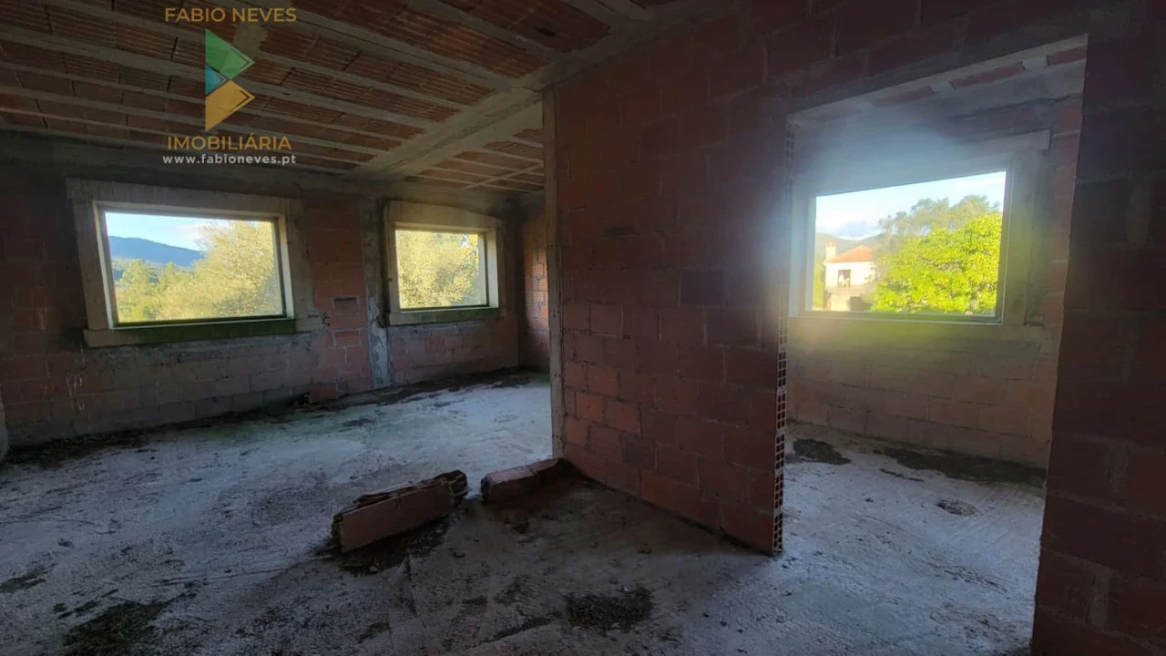 Moradia T4 para Venda em São Pedro de Arcos Foto 16