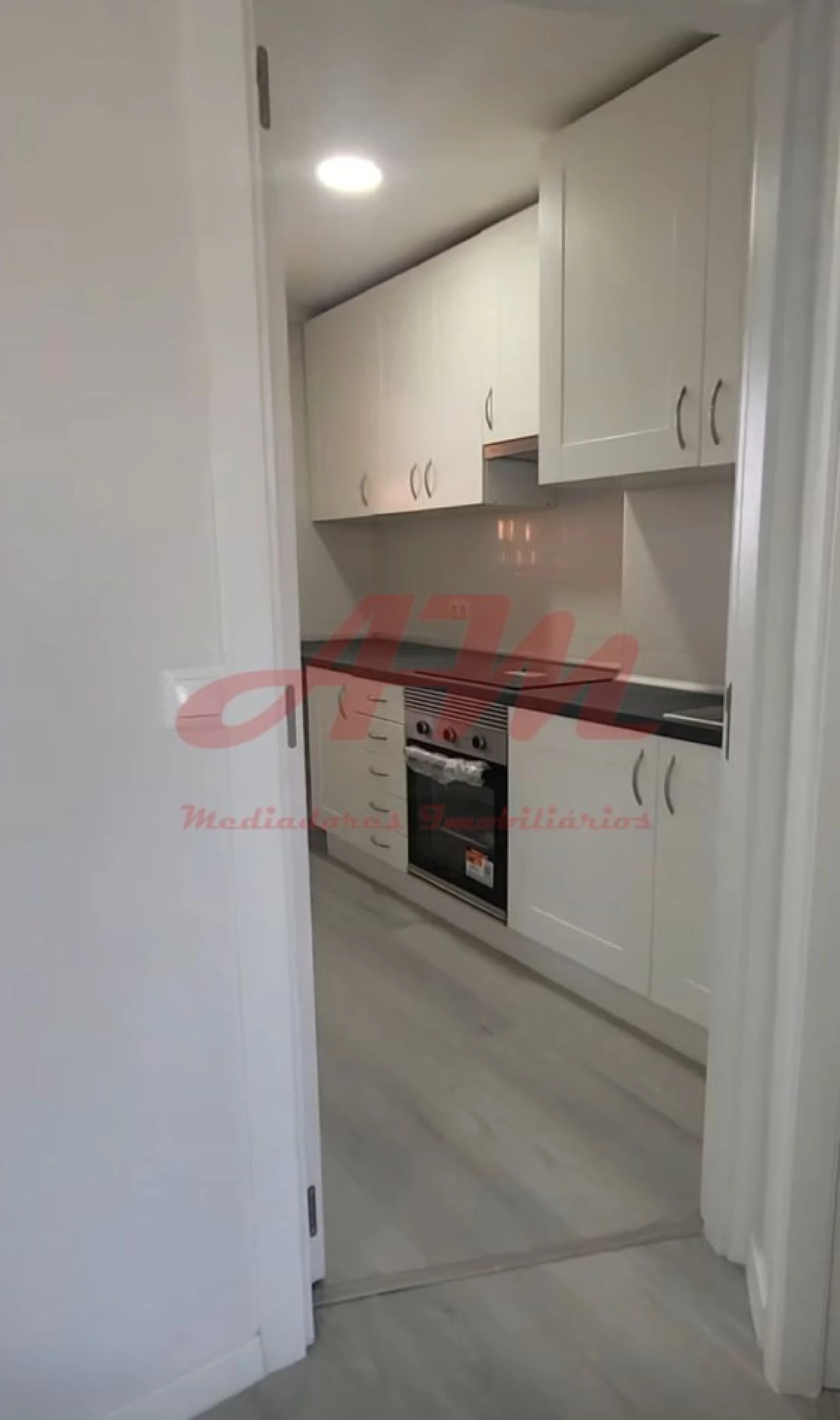 Apartamento T2 para Venda em Pontinha e Famões Foto 4