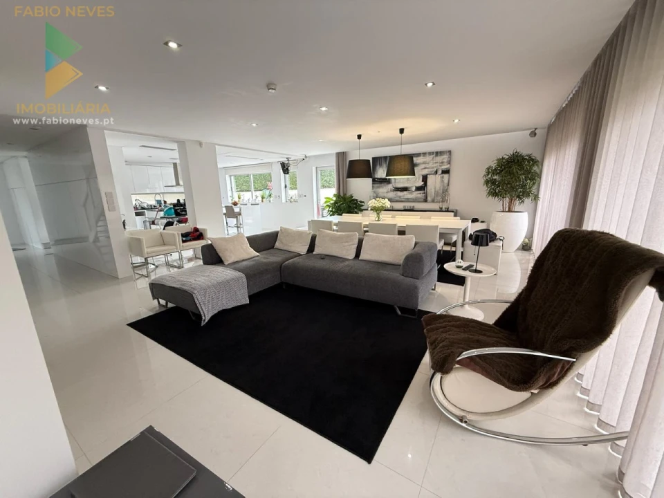 Moradia T3 para Venda em Guilhadeses e Santar Foto 5