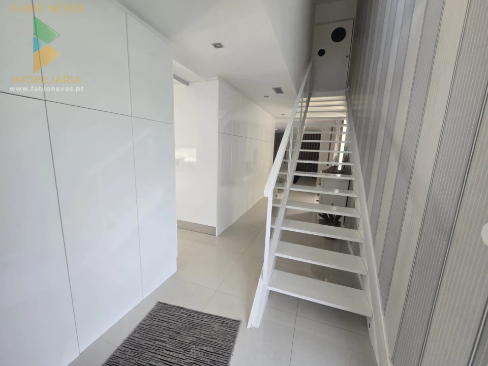 Moradia T3 para Venda em Guilhadeses e Santar Foto 8