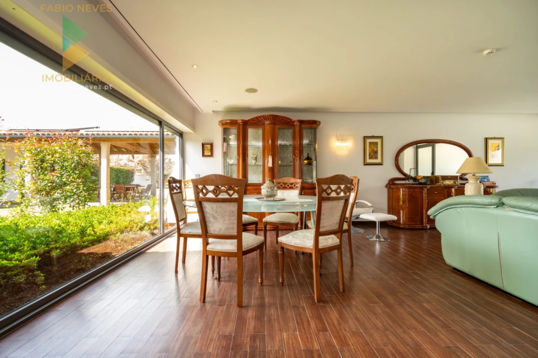 Moradia T6 para Venda em Vale Foto 9