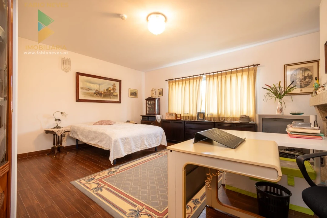 Moradia T6 para Venda em Vale Foto 32