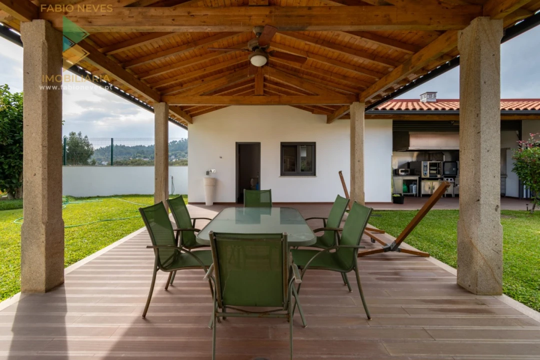 Moradia T6 para Venda em Vale Foto 37