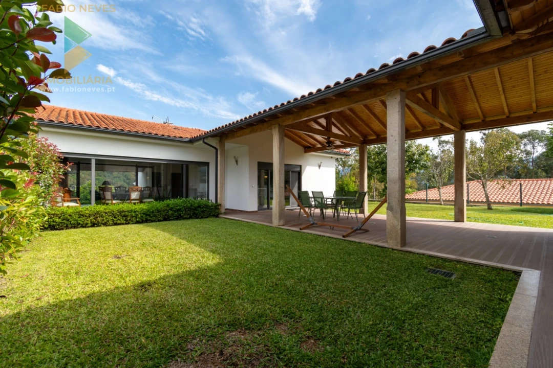 Moradia T6 para Venda em Vale Foto 40