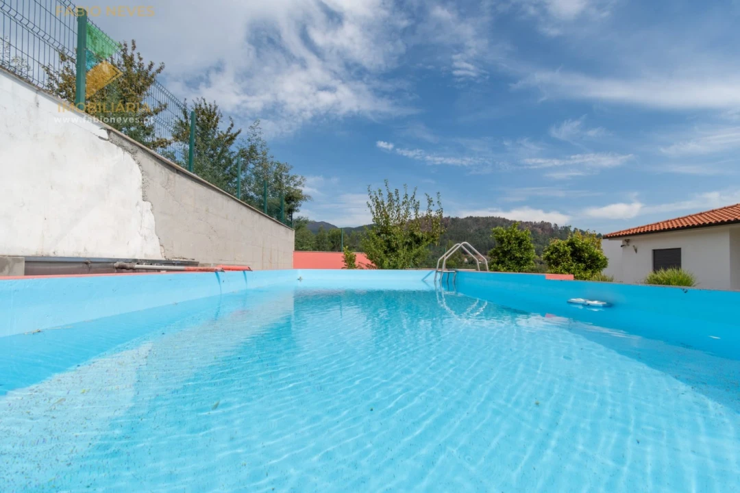 Moradia T6 para Venda em Vale Foto 45