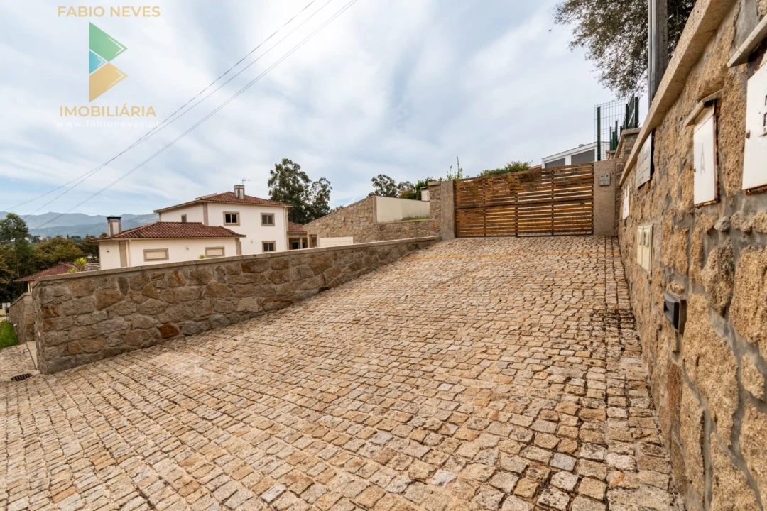 Moradia T6 para Venda em Vale Foto 51