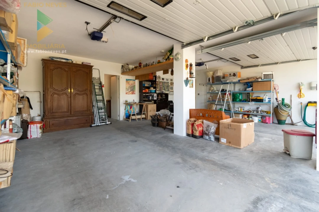 Moradia T6 para Venda em Vale Foto 53