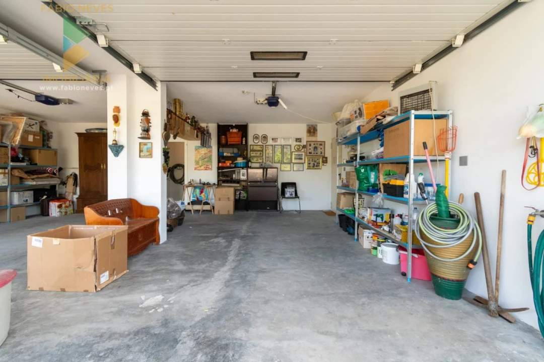 Moradia T6 para Venda em Vale Foto 54