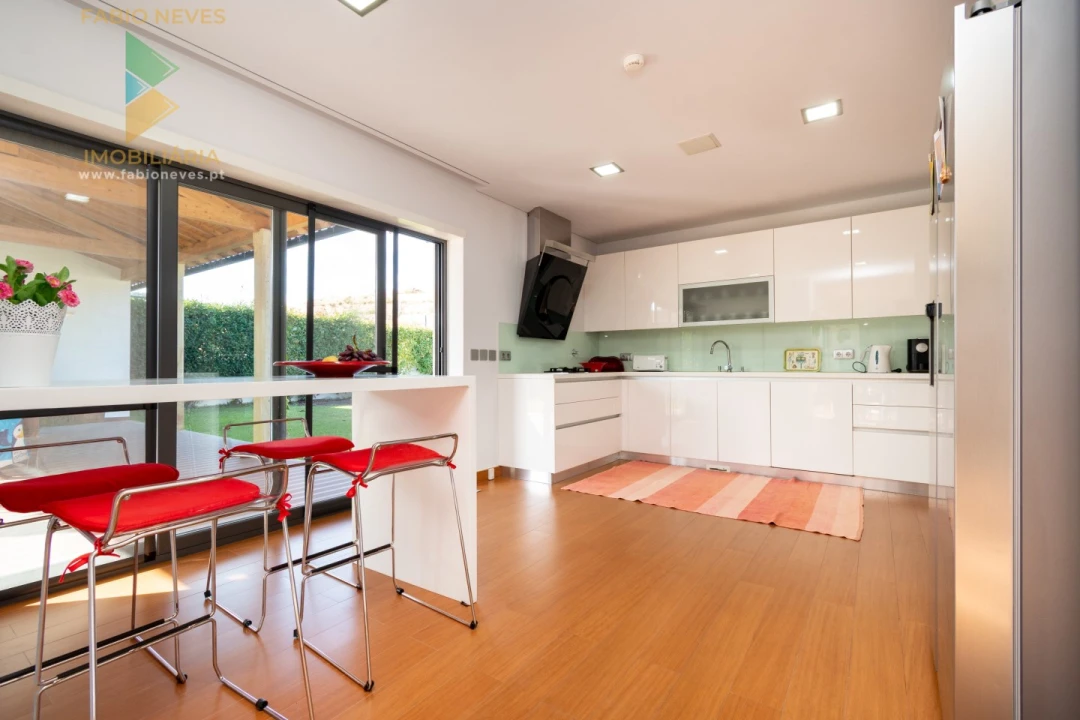 Moradia T6 para Venda em Vale Foto 70