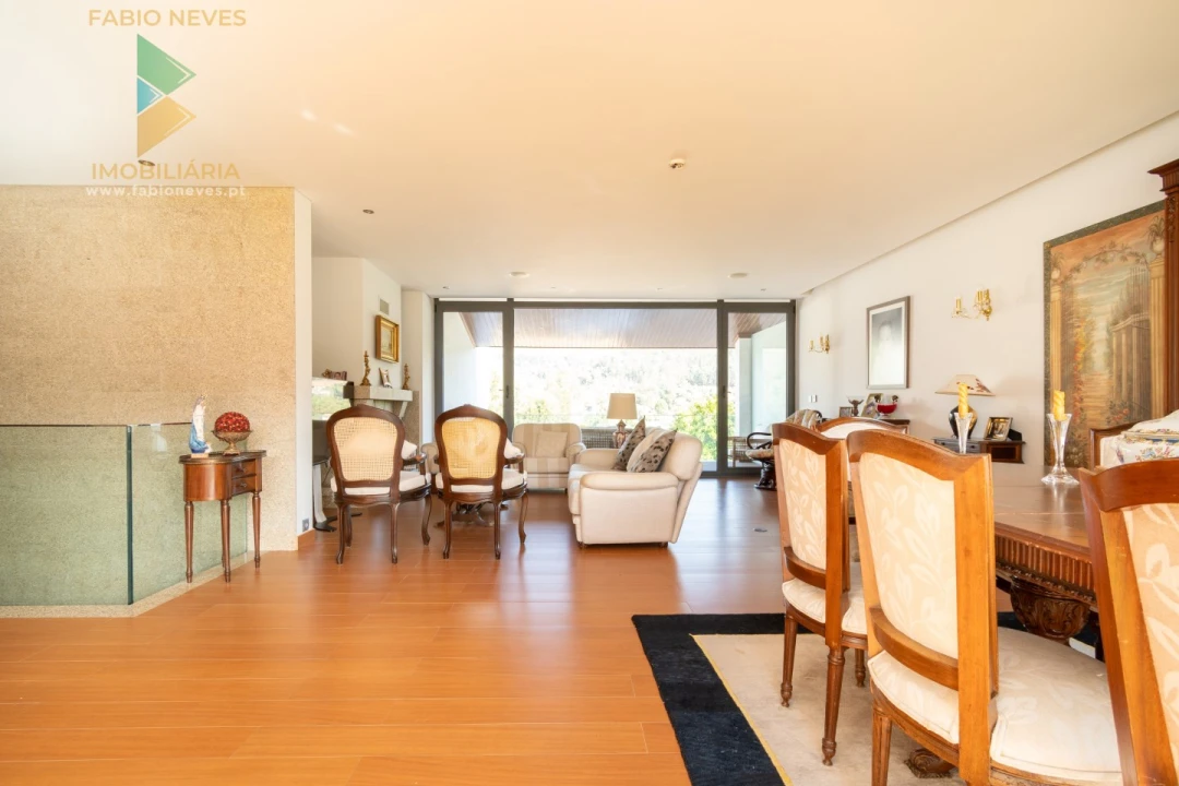 Moradia T6 para Venda em Vale Foto 73