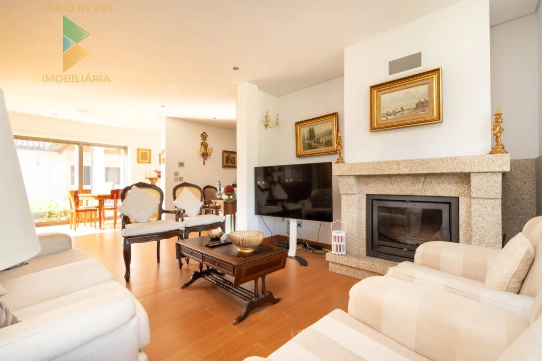 Moradia T6 para Venda em Vale Foto 75