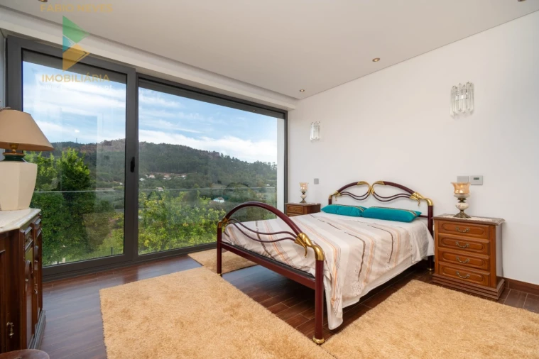 Moradia T6 para Venda em Vale Foto 38