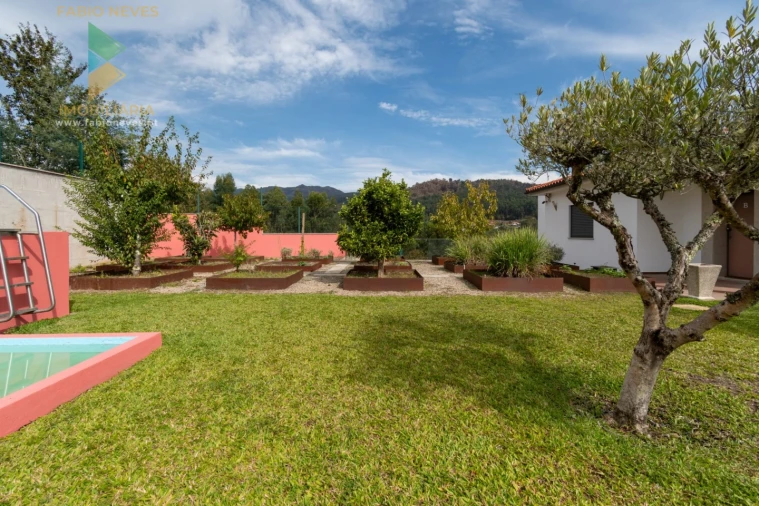 Moradia T6 para Venda em Vale Foto 55