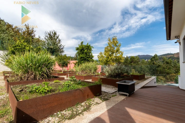 Moradia T6 para Venda em Vale Foto 57