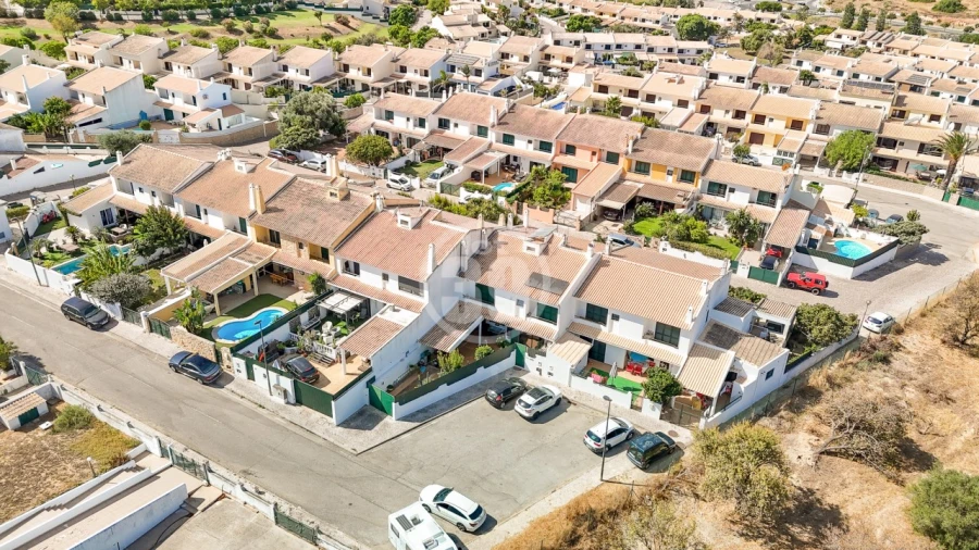 Moradia T2 para Venda em Albufeira e Olhos de Água Foto 32