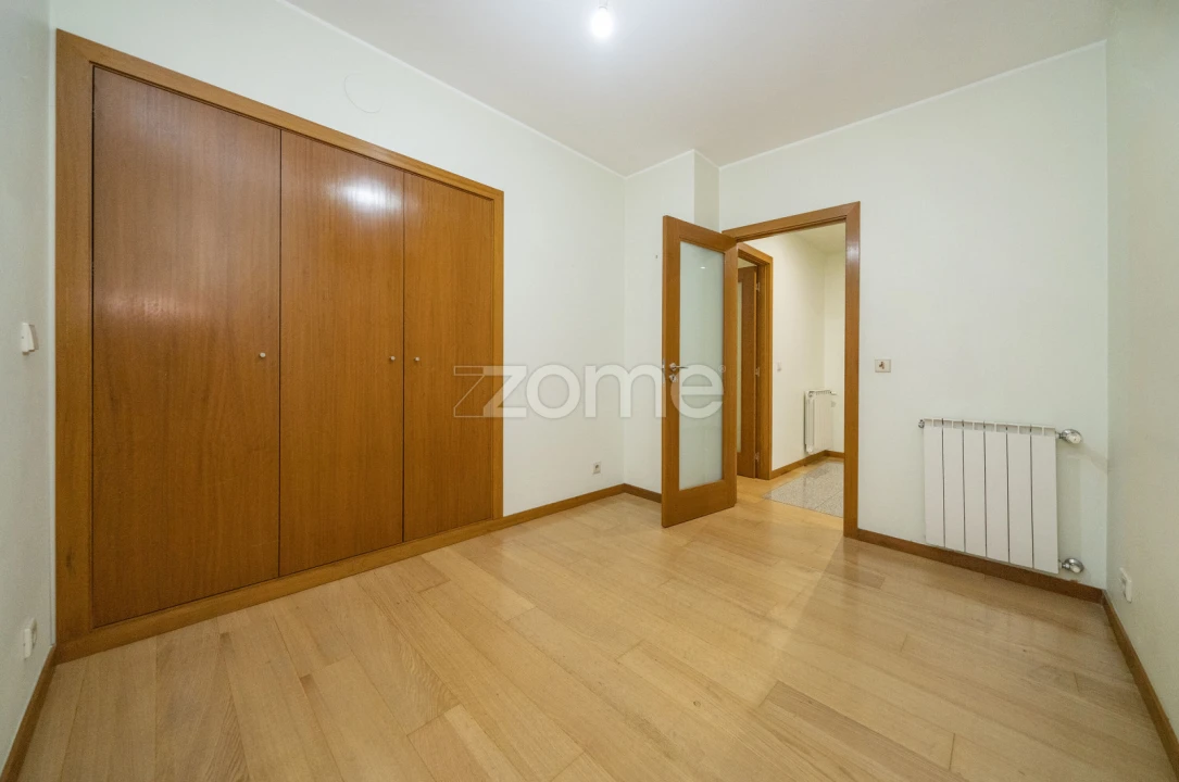 Apartamento T3 para Arrendamento em São Vitor (Braga) Foto 17